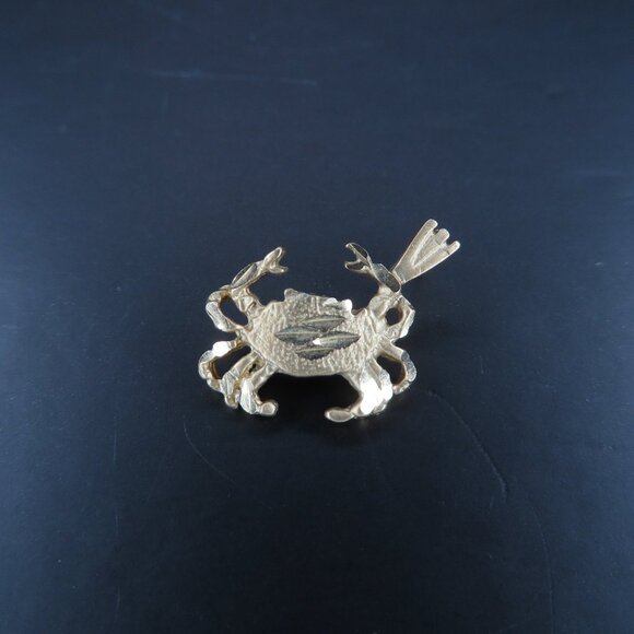 Jewelry - 14K Gold Crab Pendant